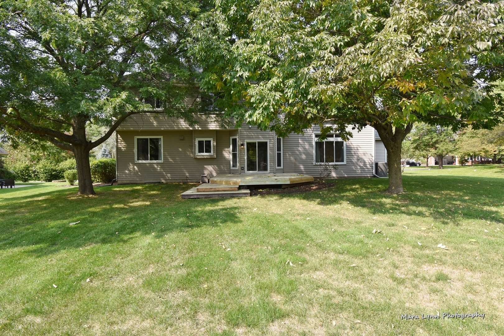 548 Lewis Road Geneva, IL 60134 - Photo 43 of 47 a front view of house with yard and green space