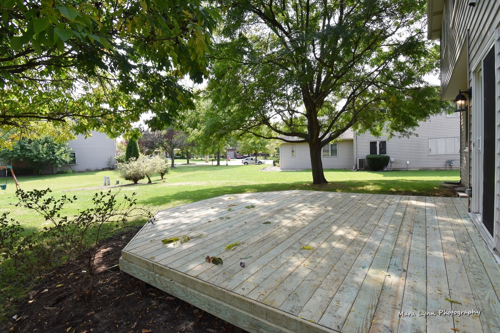 548 Lewis Road Geneva, IL 60134 - Photo 47 of 47 a view of a yard with plants and large trees