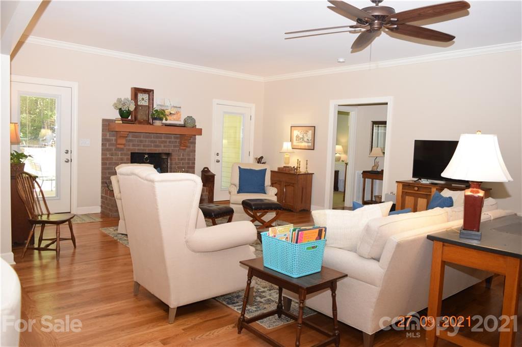 160 Kent Road Salisbury, NC 28147 - Photo 9 of 27 a living room with furniture and a wooden floor