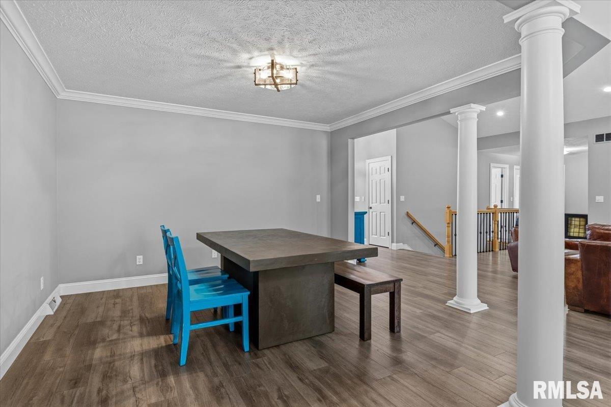 202 Huntington Road Chatham, IL 62629 - Photo 10 of 49