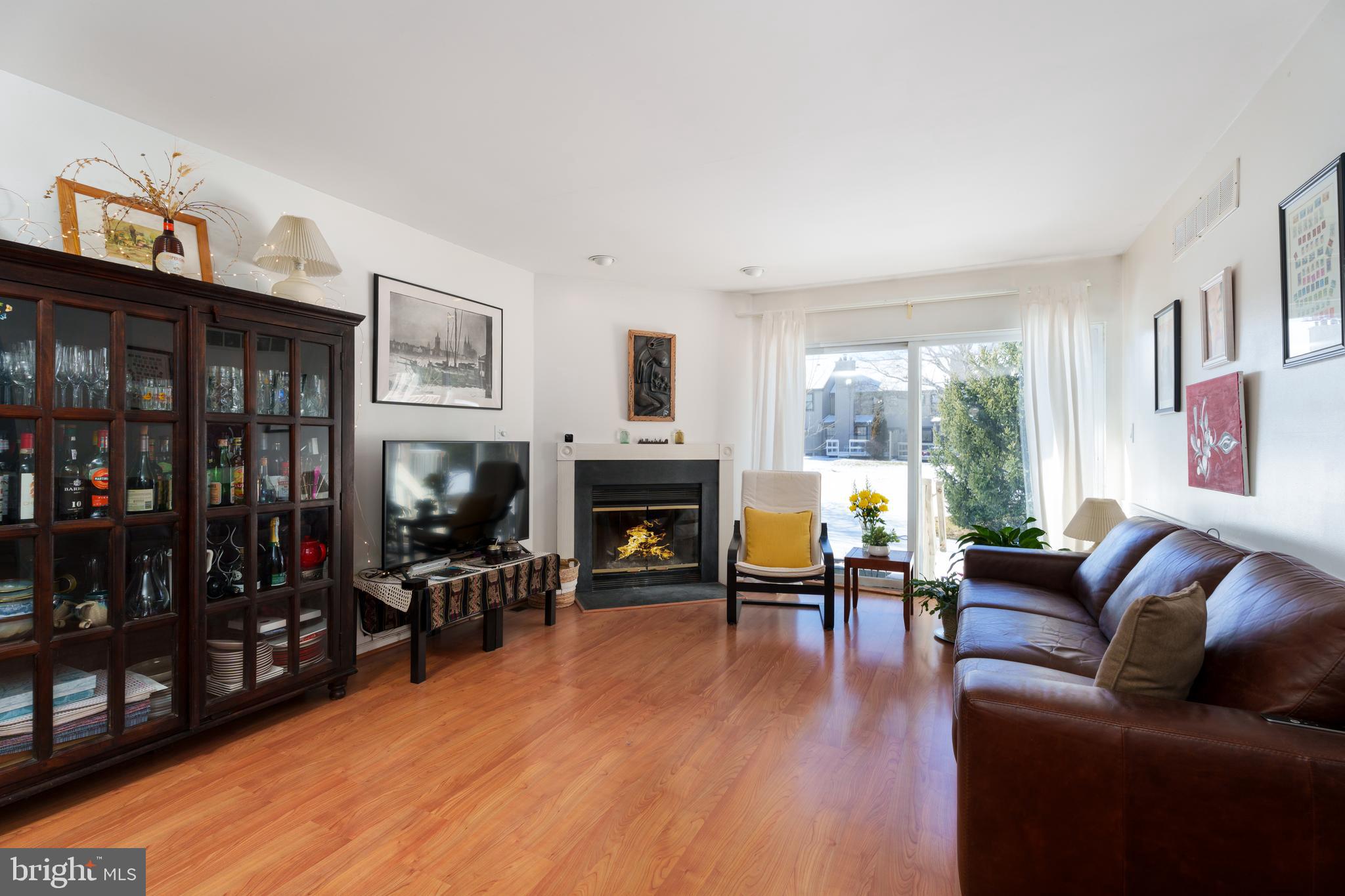 76 Castleton Road Princeton, NJ 08540 - Photo 5 of 27 Living Room