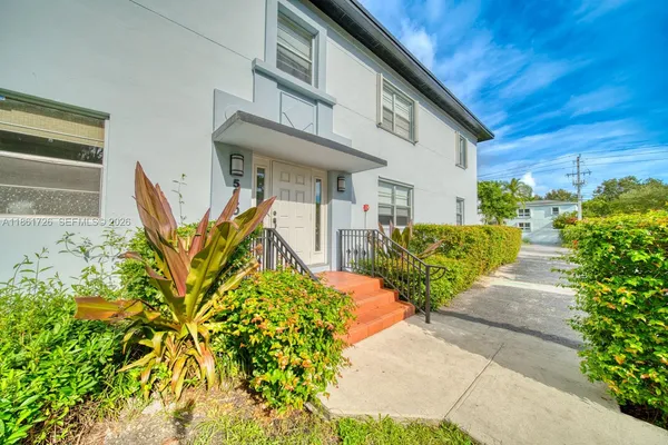 $400,000 | 5640 Southwest 78th Street, Unit 124C, Miami, FL 33143