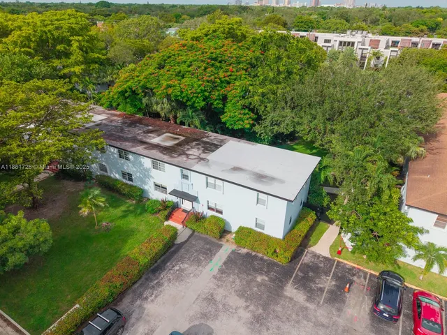 $410,000 | 5640 Southwest 78th Street, Unit 124C, Miami, FL 33143