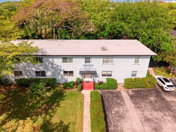 $400,000 | 5640 Southwest 78th Street, Unit 124C, Miami, FL 33143