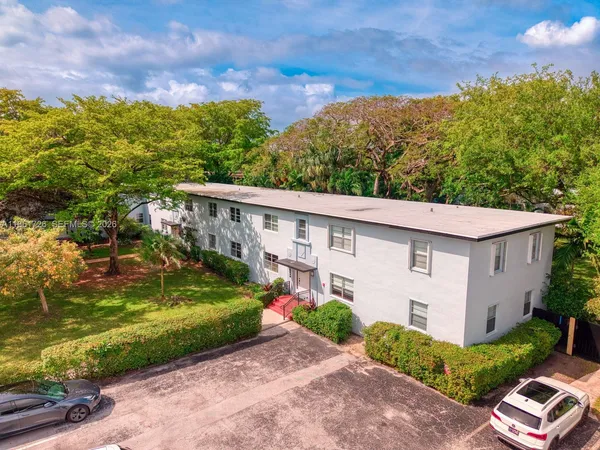 $400,000 | 5640 Southwest 78th Street, Unit 124C, Miami, FL 33143