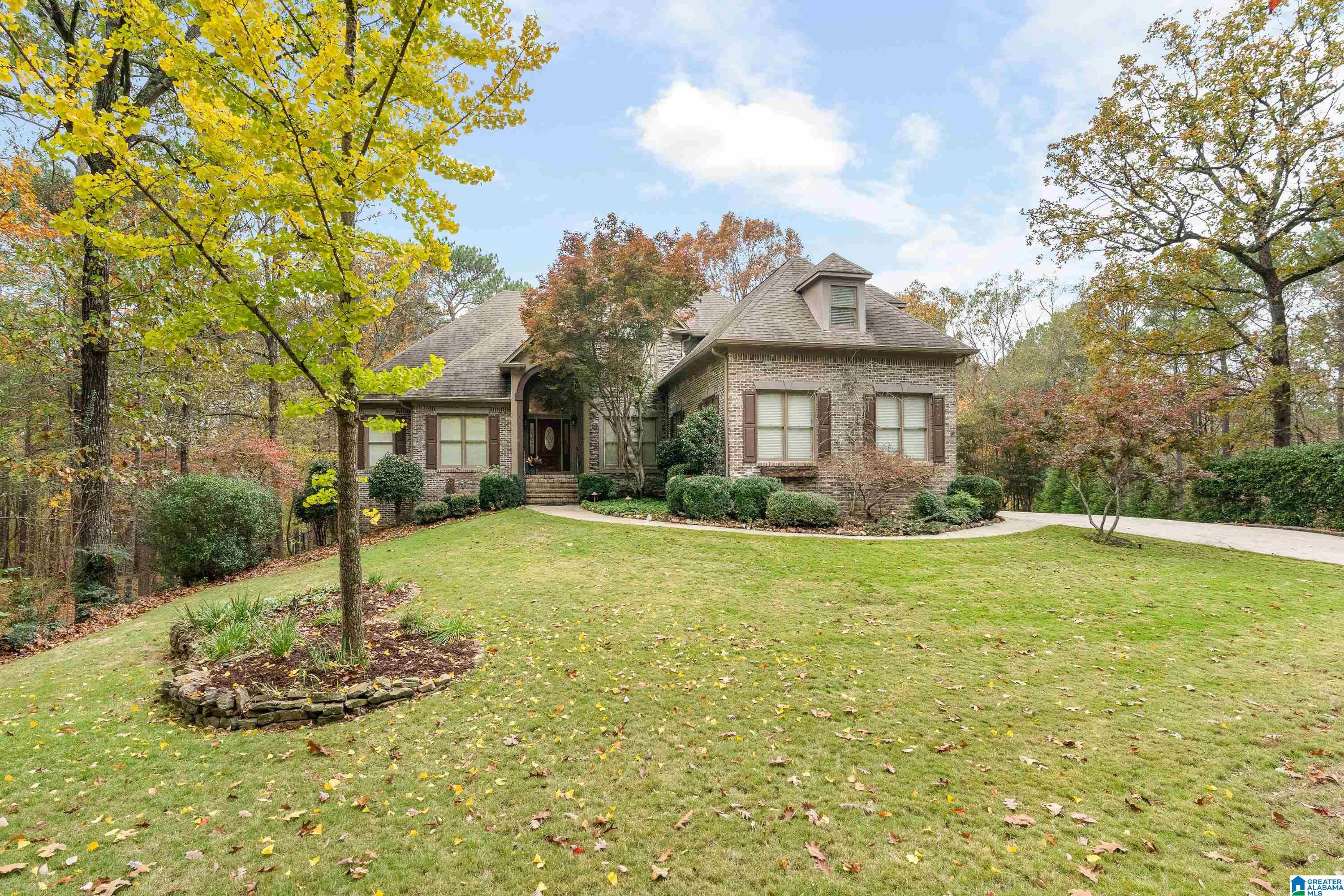 109 Trumpington Way Pelham, AL 35124 - Photo 3 of 77