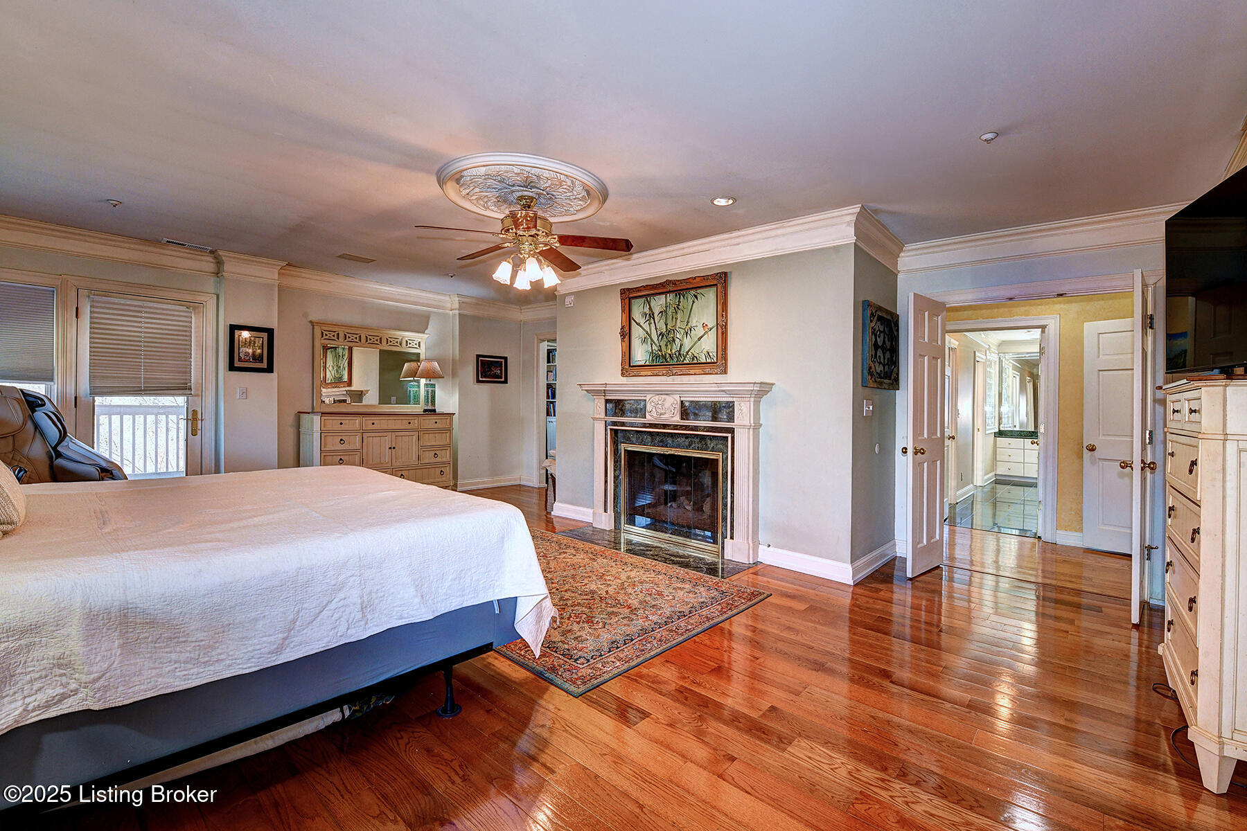 4226 Dolphin Road Louisville, KY 40220 - Photo 57 of 125 2nd Floor Primary Suite with Fireplace
