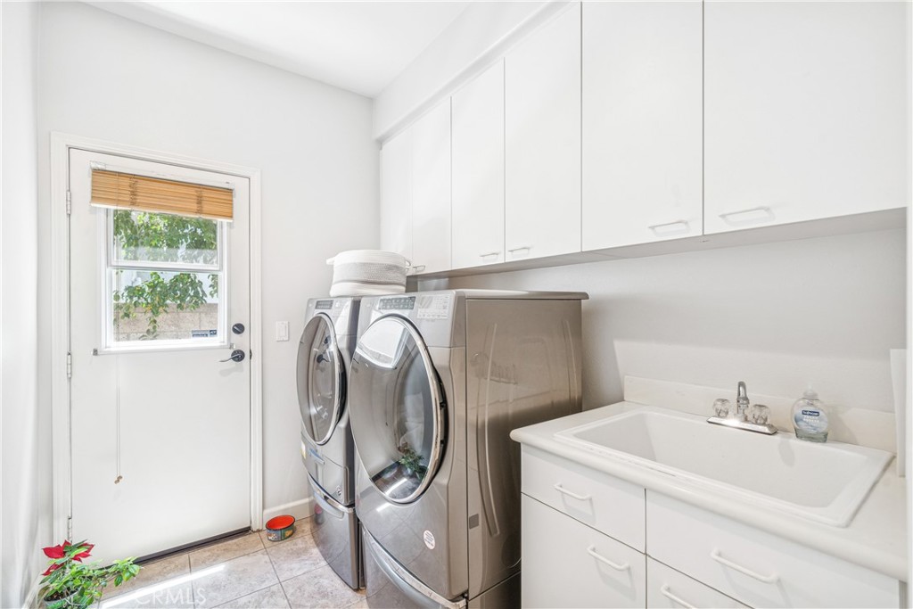 22681 Maplewood Mission Viejo, CA 92692 - Photo 22 of 71 a utility room with dryer and washer