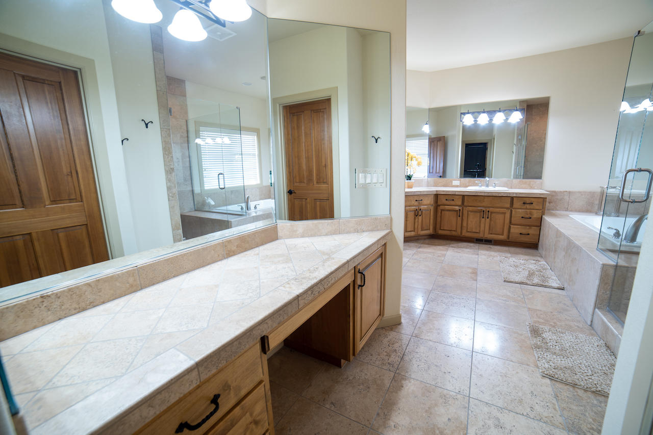 7011 Northeast Juniper Ridge Road Redmond, OR 97756 - Photo 31 of 49 HDR453