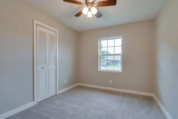 $1,950 | 930 Briarwood Drive, Lewisville, TX 75067