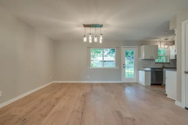 $1,950 | 930 Briarwood Drive, Lewisville, TX 75067