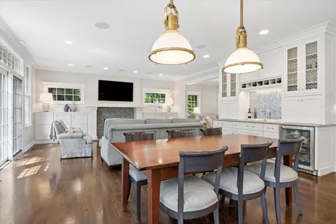 $2,050,000 | 4024 Johnson Avenue, Western Springs, IL 60558