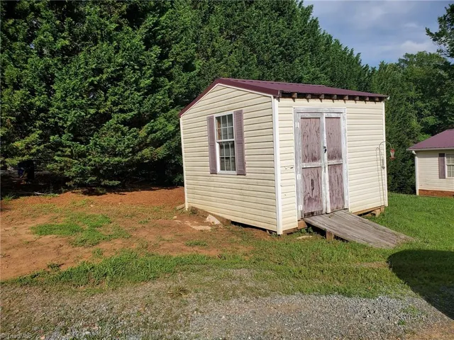 $220,000 | 3947 Highway 8, Walnut Cove, NC 27052