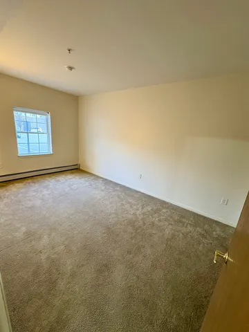 $1,800 | 18 Harbor Avenue, Unit 103, Nashua, NH 03060