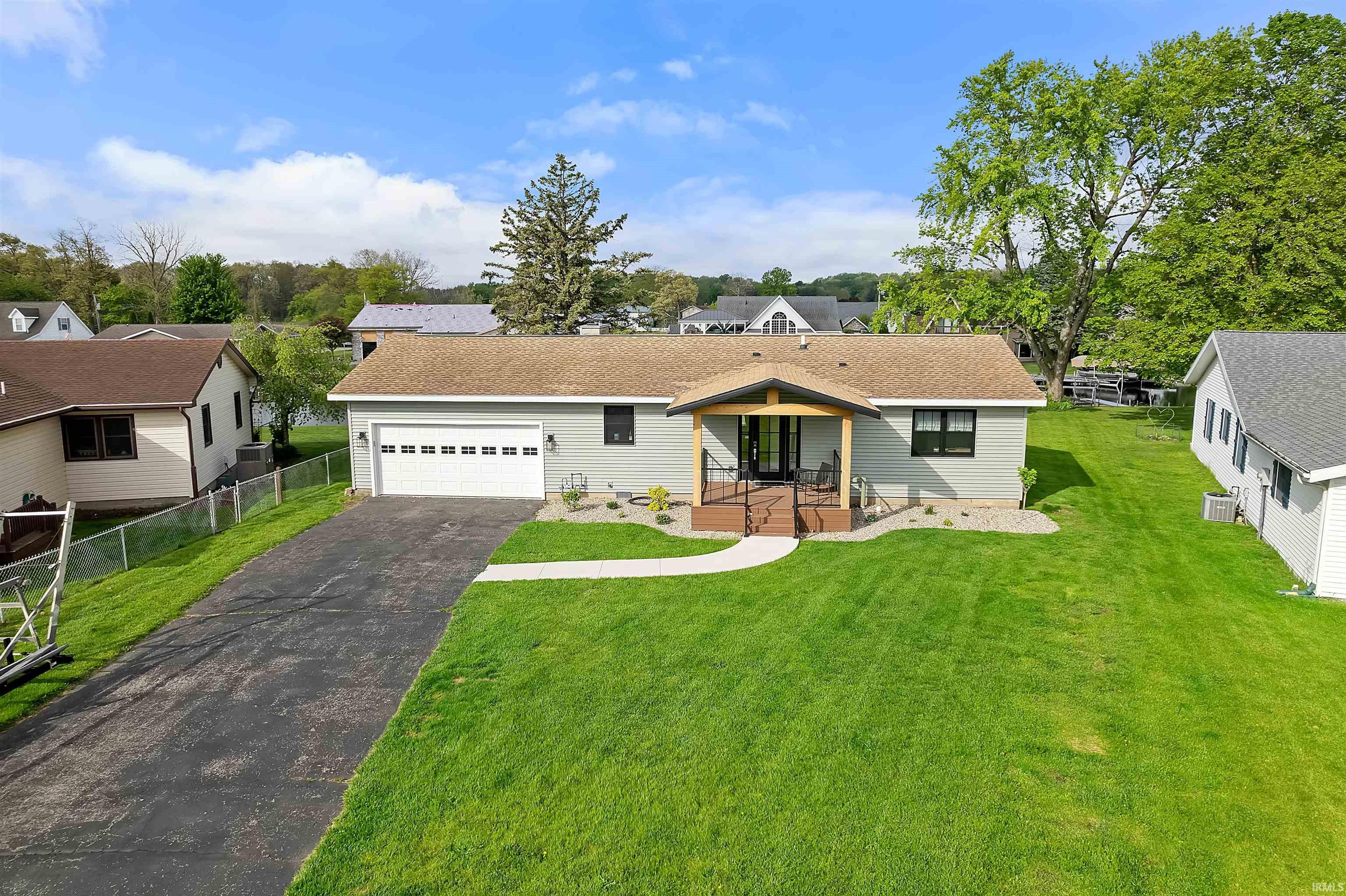 2613 Wolfs Point Drive Rochester, IN 46975 - Photo 2 of 37