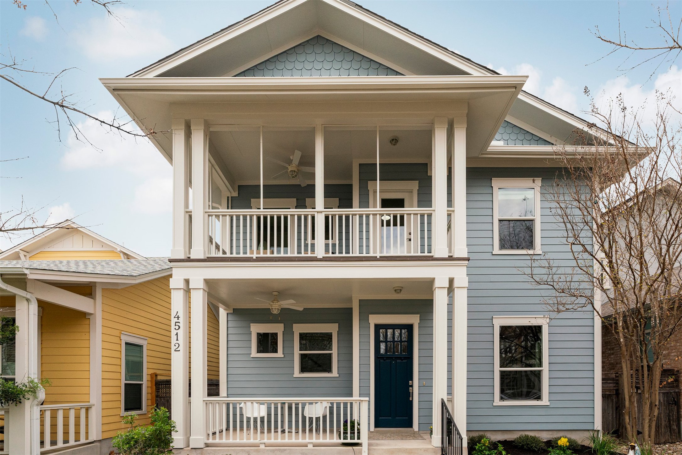 This Mueller single-family home offers 3 bedrooms and 2.5 bathrooms, located just a short walk from the central activity at Mueller Lake Park and the local dining and entertainment options along Aldrich Street