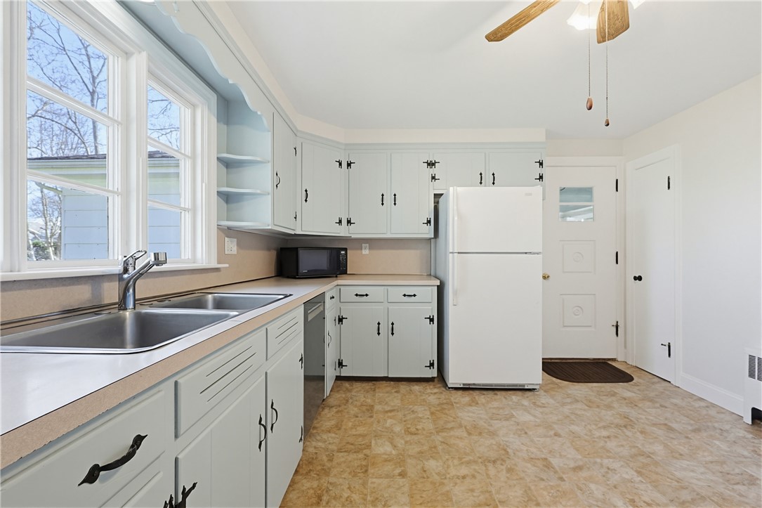 111 Beach Road Bristol, RI 02809 - Photo 6 of 17