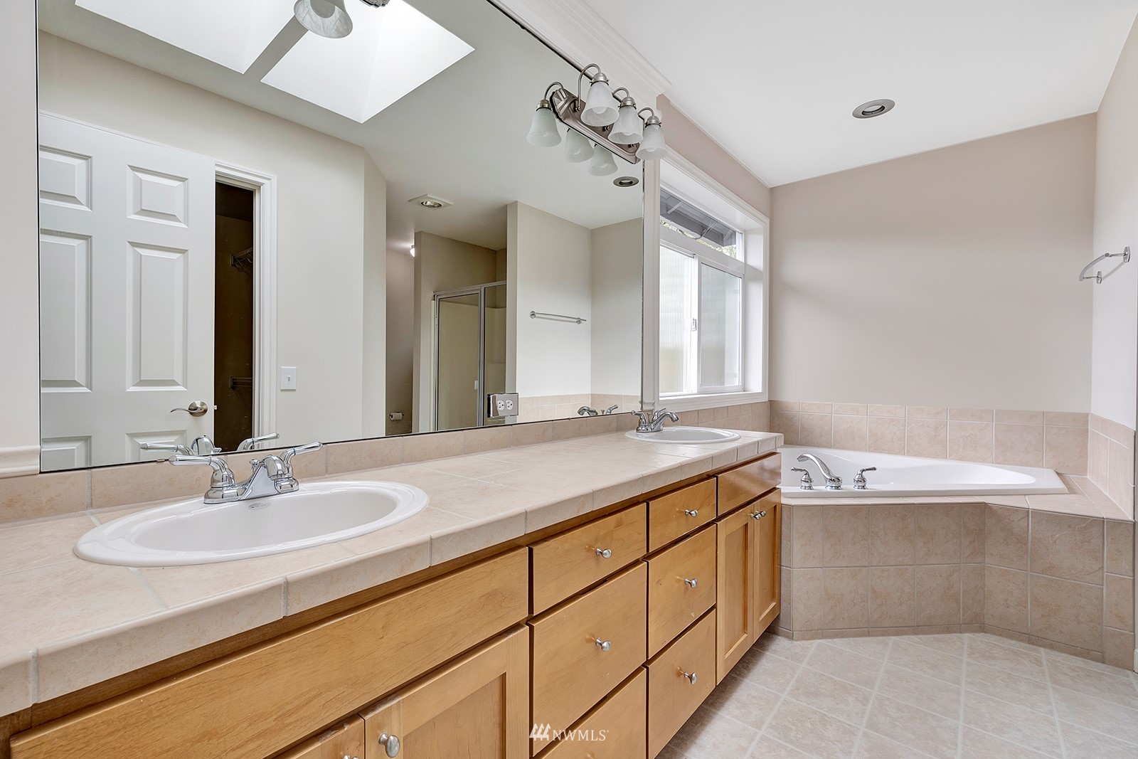 3208 186th Place Southeast Bothell, WA 98012 - Photo 13 of 20 Gallery Image 13