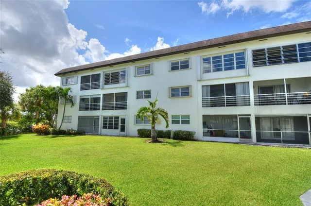 $2,150 | 4200 Crystal Lake Drive, Unit 313, Deerfield Beach, FL 33064