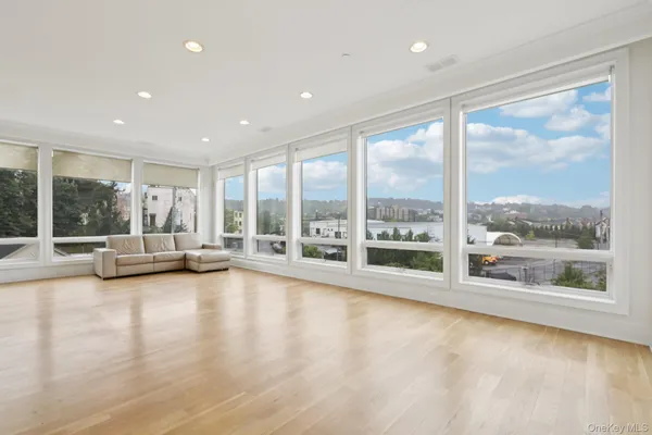 $1,550,000 | 11 River Street, Unit 201, Sleepy Hollow, NY 10591