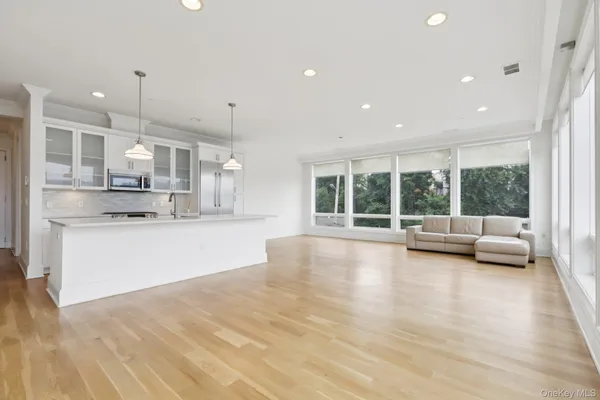 $1,550,000 | 11 River Street, Unit 201, Sleepy Hollow, NY 10591