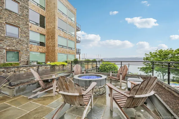 $1,550,000 | 11 River Street, Unit 201, Sleepy Hollow, NY 10591