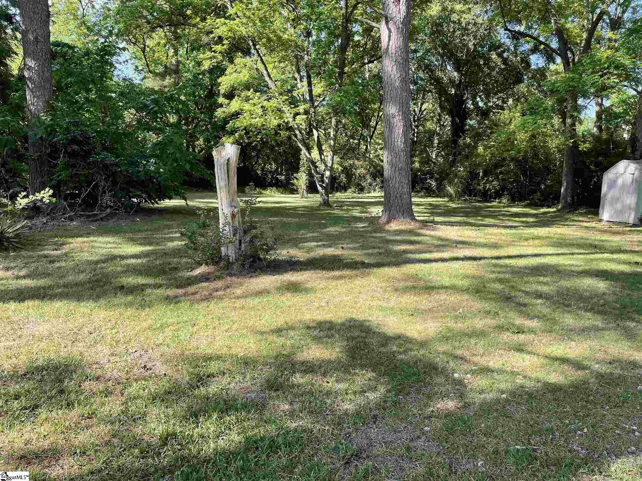 407 East Florida Street Clinton, SC 29325 - Photo 14 of 15 Gallery Image 14