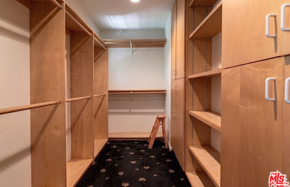 1041 Chantilly Road Los Angeles, CA 90077 - Photo 18 of 35 Gallery Image 18