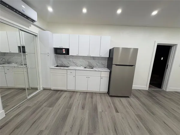 $1,500 | 19541 Northwest 57th Court, Unit 1, Hialeah, FL 33015