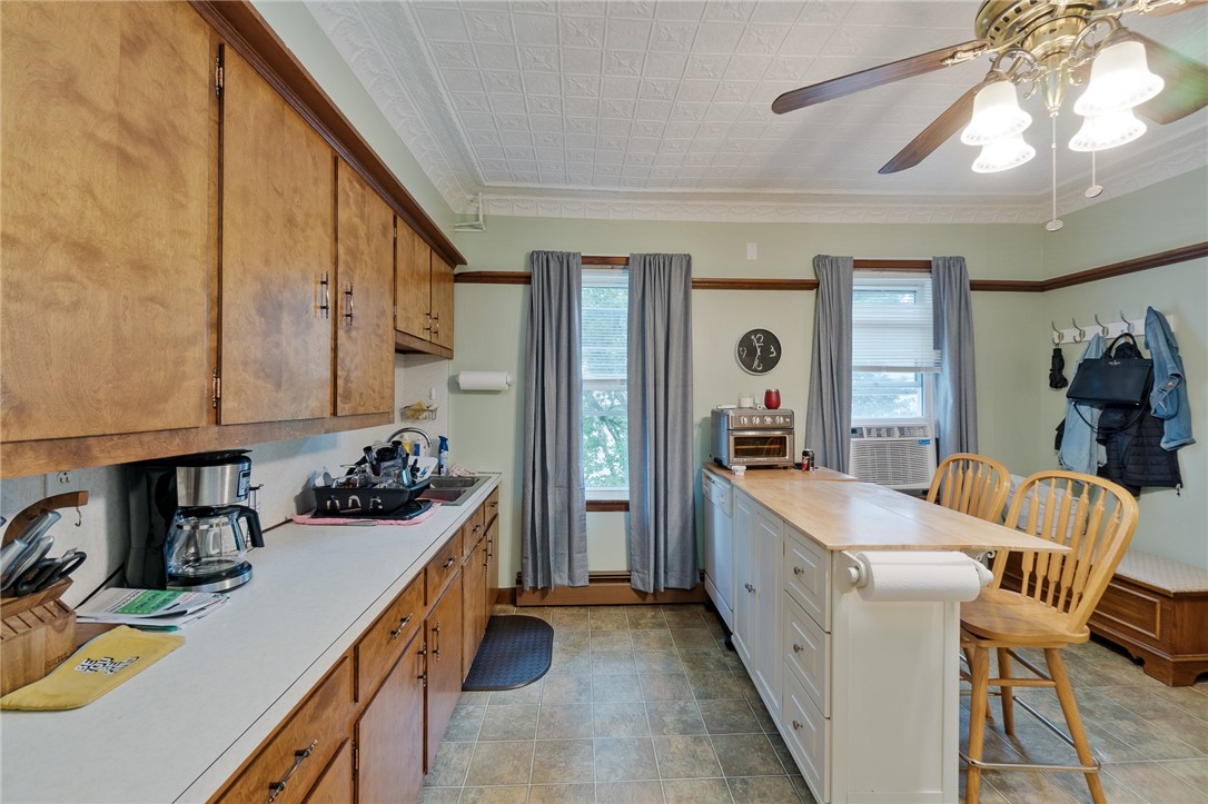365 Old River Road Lincoln, RI 02838 - Photo 11 of 28 2nd floor