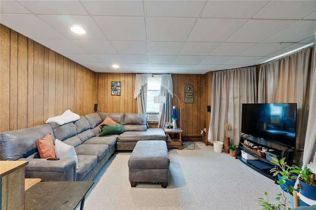 365 Old River Road Lincoln, RI 02838 - Photo 19 of 28 2nd floor