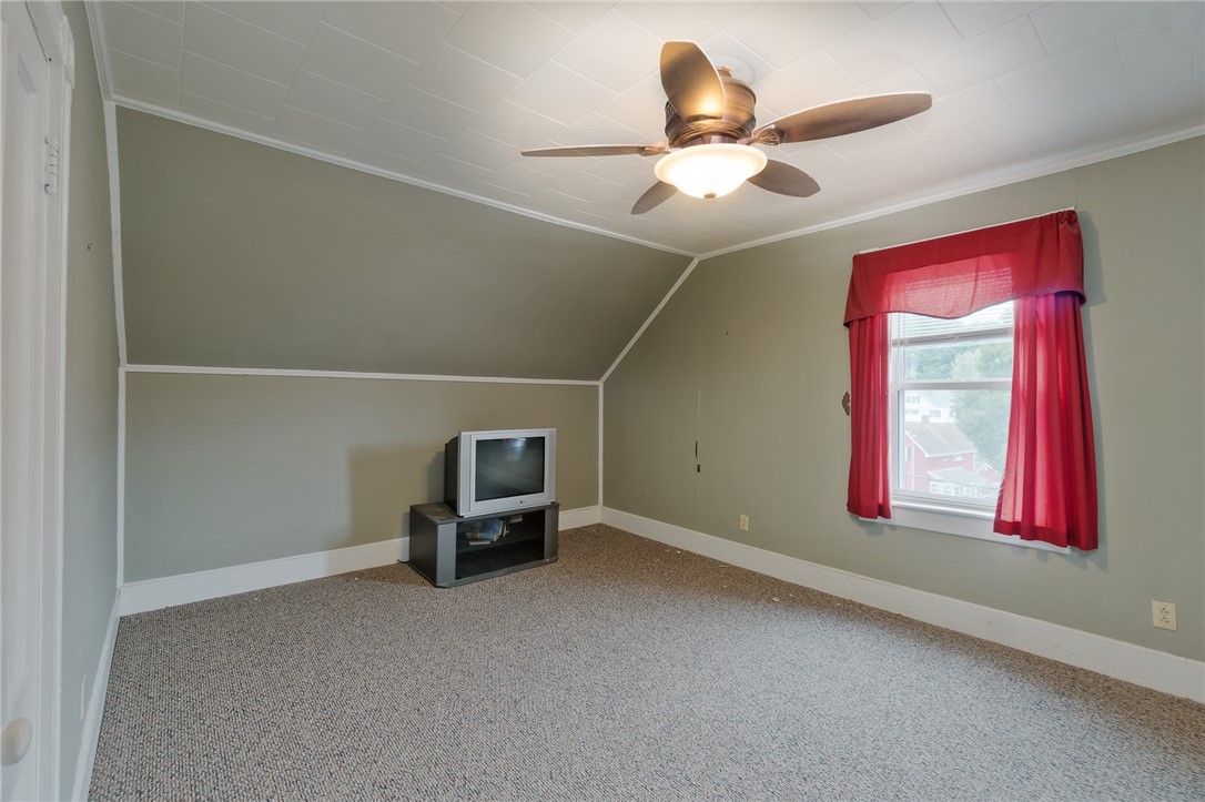 365 Old River Road Lincoln, RI 02838 - Photo 22 of 28 3rd floor