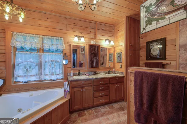 a black and white photo of a black and white photo