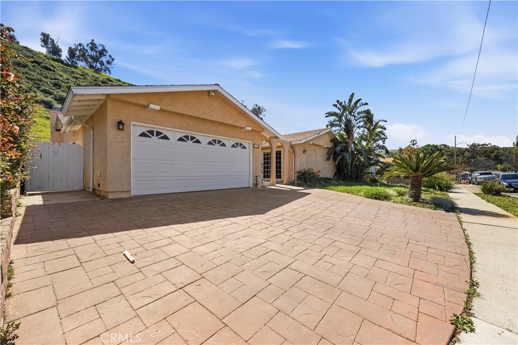 2958 Rosette Avenue Simi Valley, CA 93065 - Photo 3 of 34