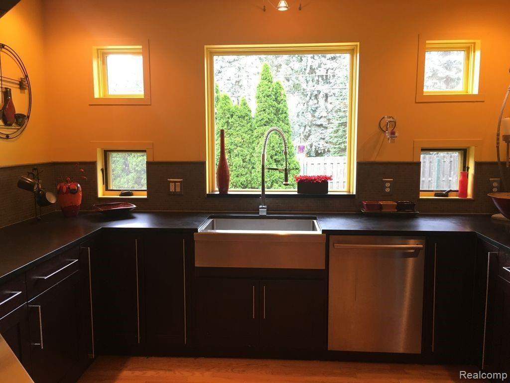 2609 Welch Road Walled Lake, MI 48390 - Photo 8 of 25 9.jpg