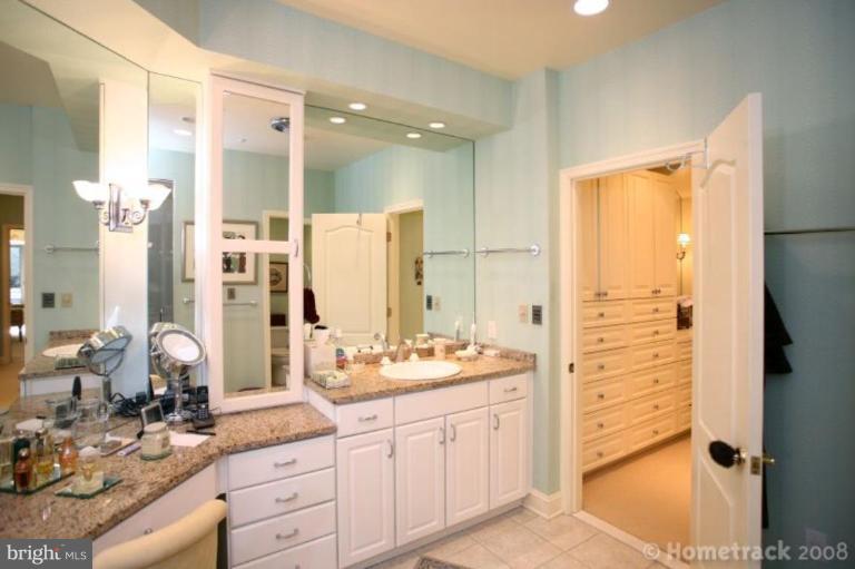 20 Roland Green Baltimore, MD 21210 - Photo 7 of 27 Master Bath