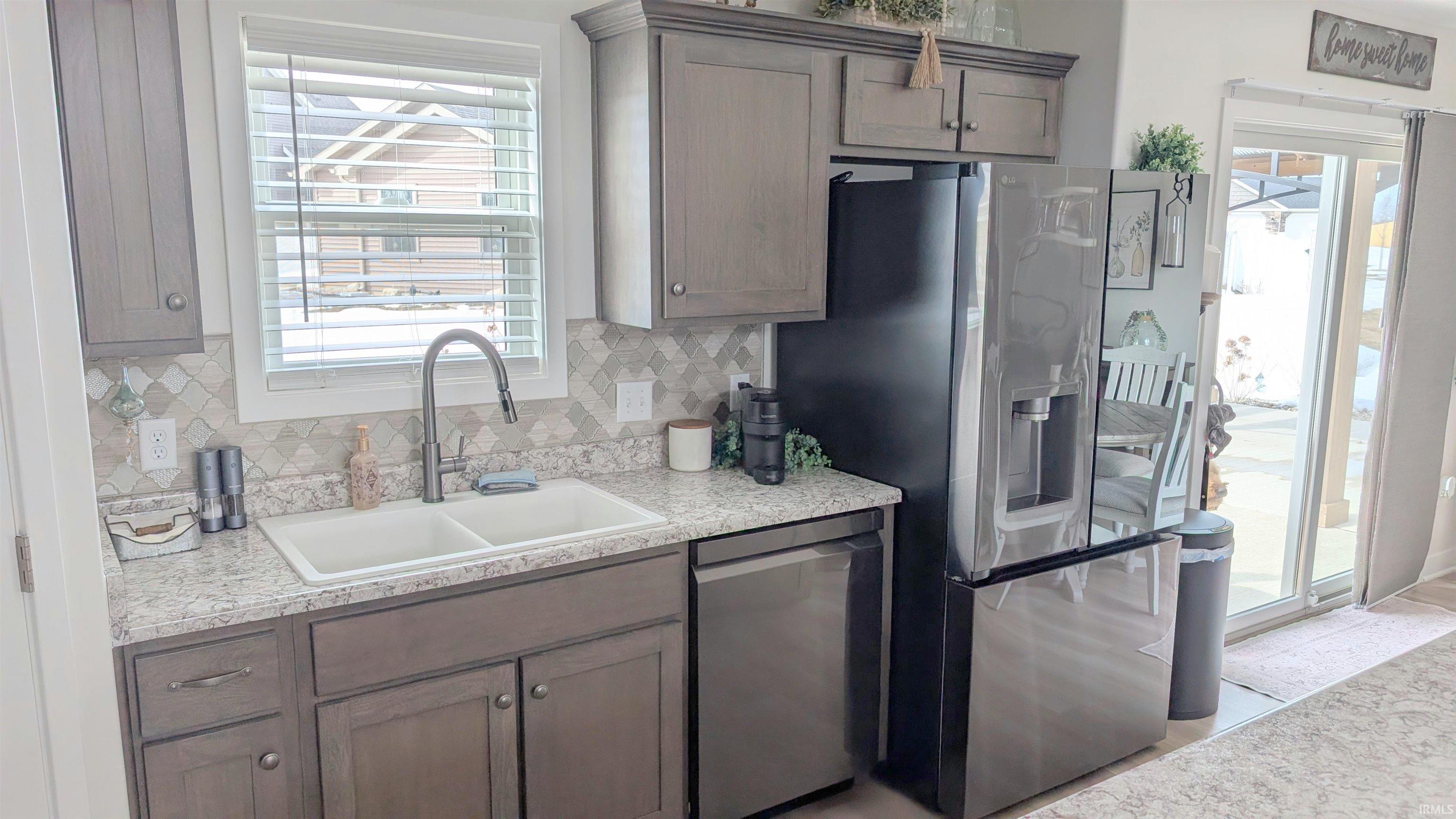 911 North Hickory Road Decatur, IN 46733 - Photo 12 of 30