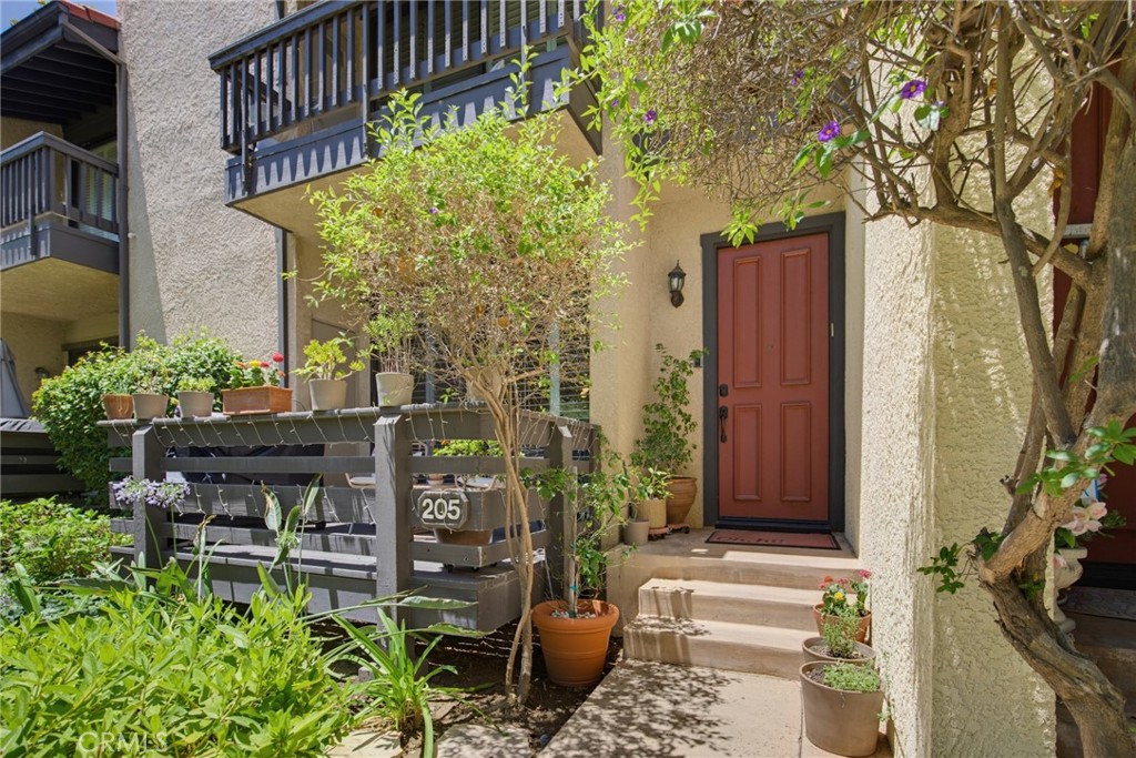 21901 Burbank Boulevard Woodland Hills, CA 91367 - Photo 28 of 30
