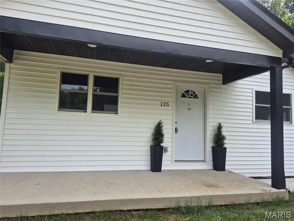 $285,000 | 125 Anna Avenue, Godfrey, IL 62035