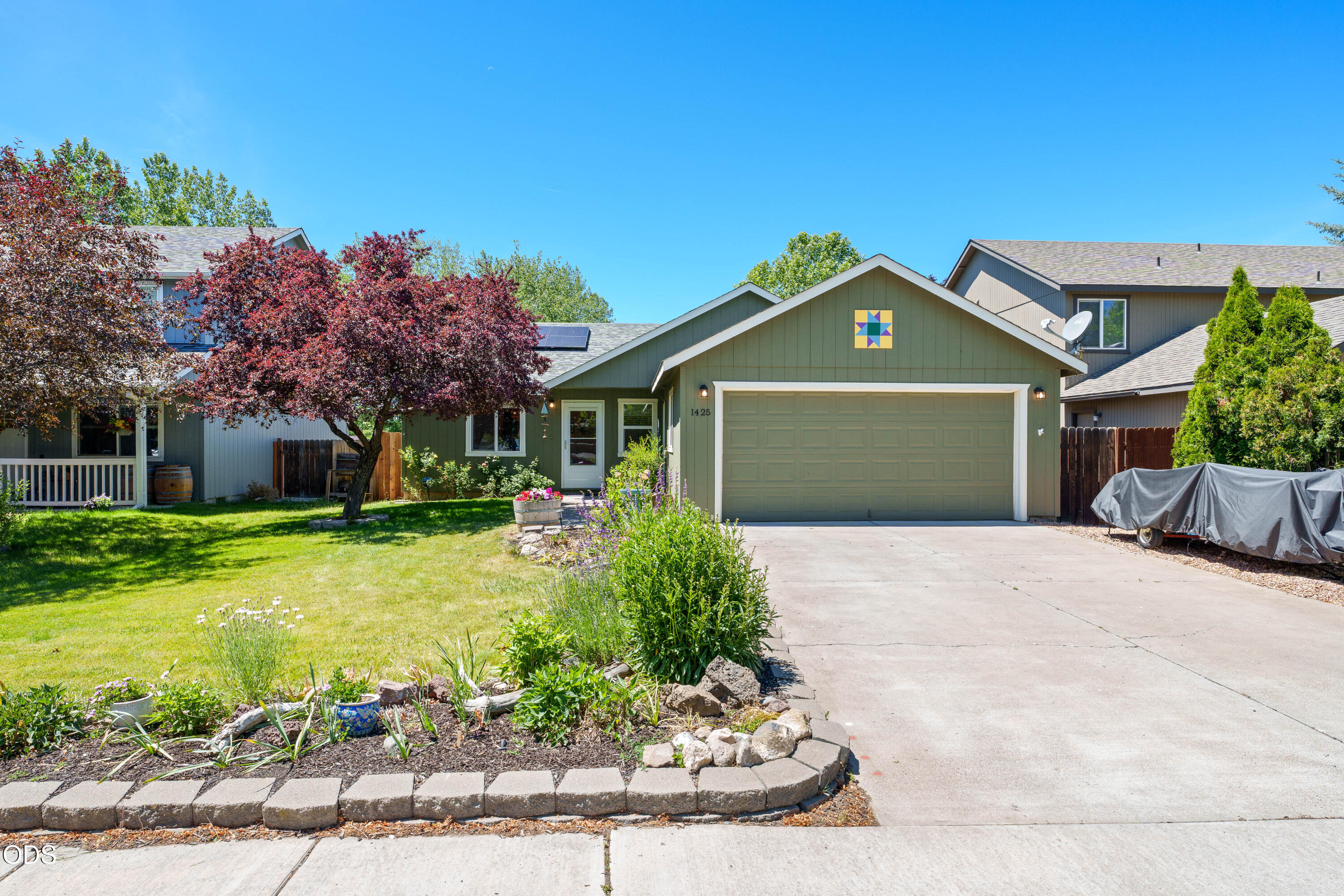 1425 Southwest 31st Street Redmond, OR 97756 - Photo 1 of 29