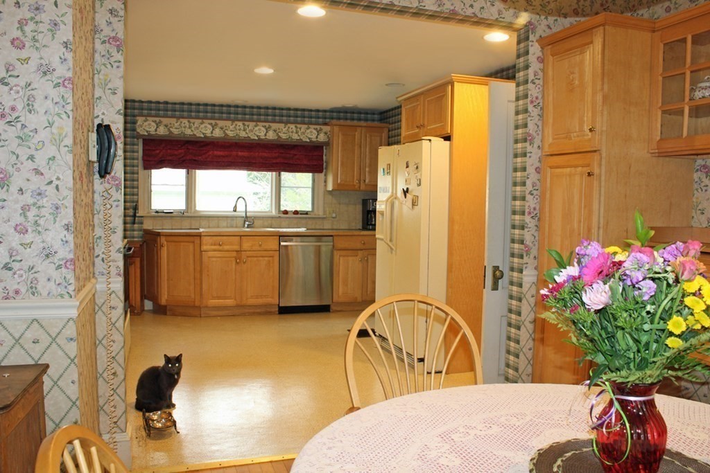 51 Riddell Street Greenfield, MA 01301 - Photo 7 of 41 Gallery Image 7