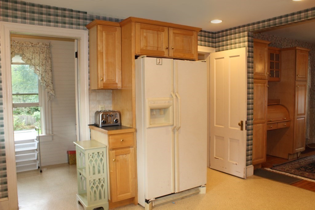 51 Riddell Street Greenfield, MA 01301 - Photo 10 of 41 Gallery Image 10
