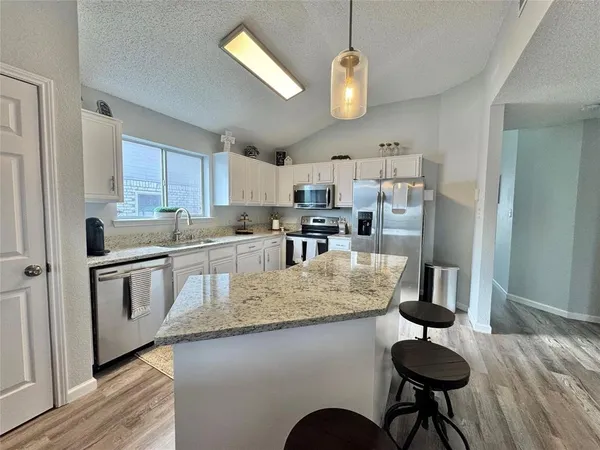 $1,950 | 10264 Sunset View Drive, Fort Worth, TX 76108