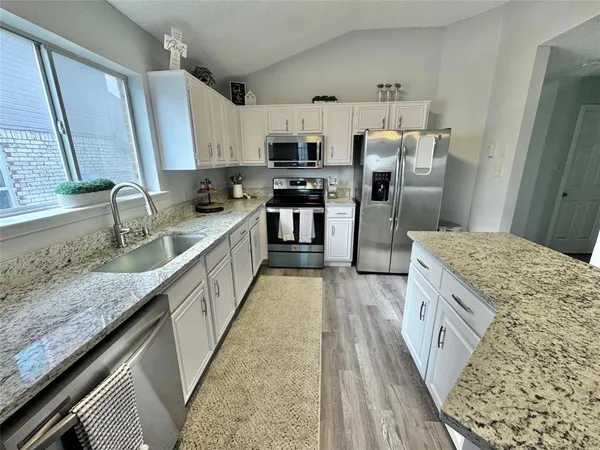 $1,950 | 10264 Sunset View Drive, Fort Worth, TX 76108