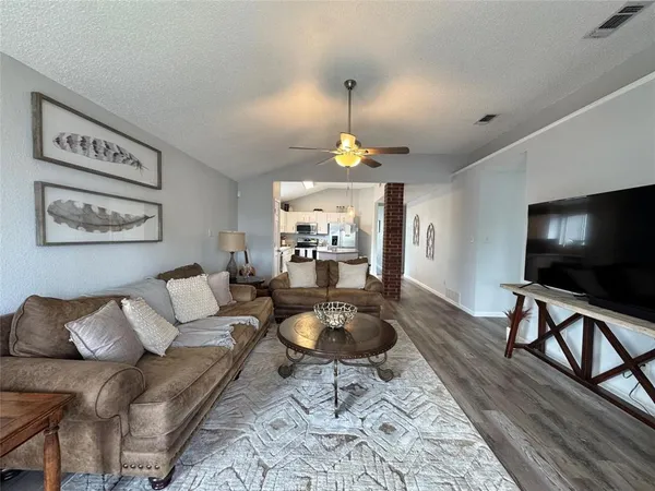 $1,950 | 10264 Sunset View Drive, Fort Worth, TX 76108