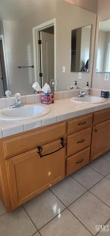 $575,000 | Undisclosed Address, Delano, CA 93215