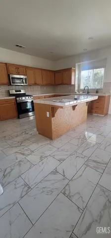 $575,000 | Undisclosed Address, Delano, CA 93215