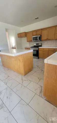 $575,000 | Undisclosed Address, Delano, CA 93215