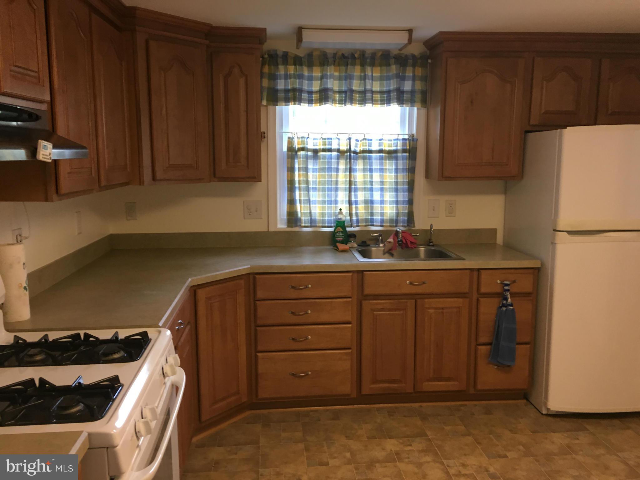 1312 Wilson Road Waldorf, MD 20602 - Photo 4 of 24 Kitchen