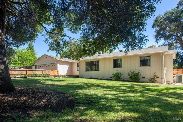 $629,000 | 751 Lake Mendocino Drive, Ukiah, CA 95482